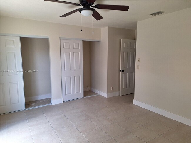 Building Photo - 4322 Woodstock Dr