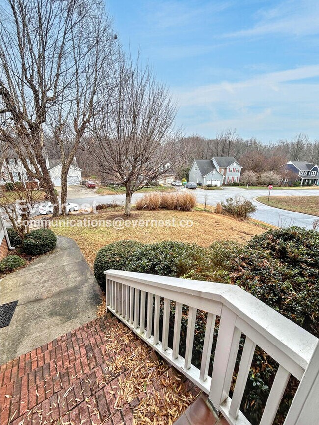 Building Photo - 3501 Shaker Dr