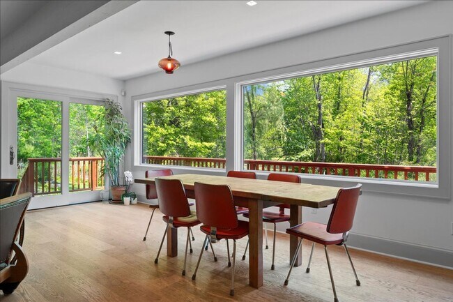 Building Photo - Stunning Updated Home with Private Pond Views in Chappaqua