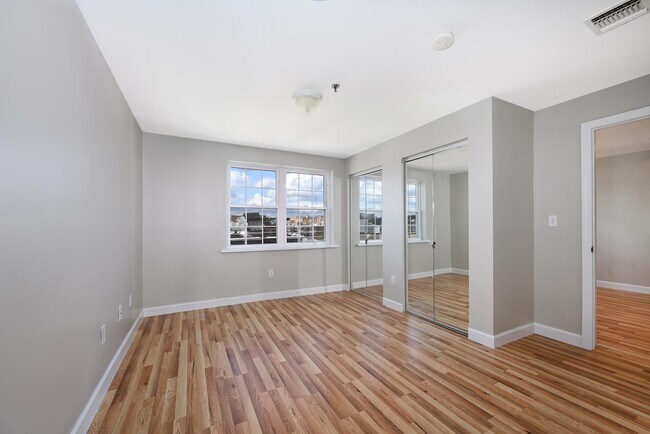 Building Photo - 413-415 9th St