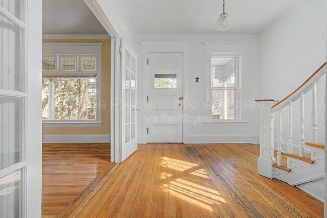 Building Photo - 2214 E 13th Ave