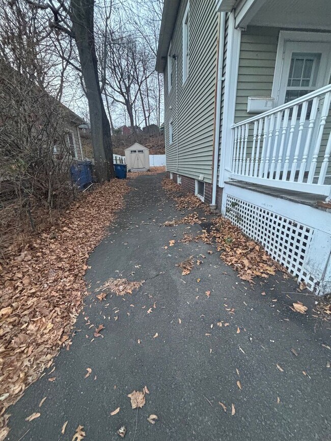 Building Photo - 318 Front St