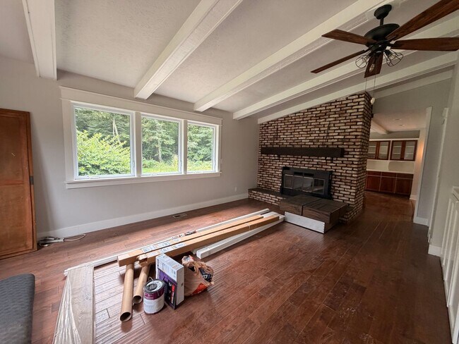 Building Photo - 6375 Bauer Rd