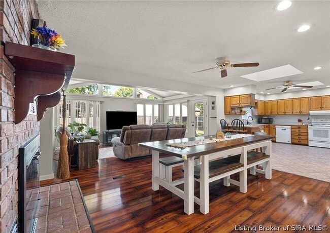 Building Photo - 917 Brentwood Ct