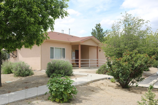 Senior Apartments in Bloomfield, Farmington, New Mexico, 87413 - Deer Hollow Senior Apartments