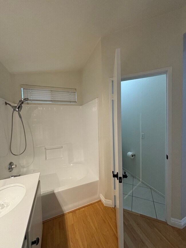 Building Photo - Beautiful Rancho Cucamonga 3 Bedroom/ 2 Bath Home