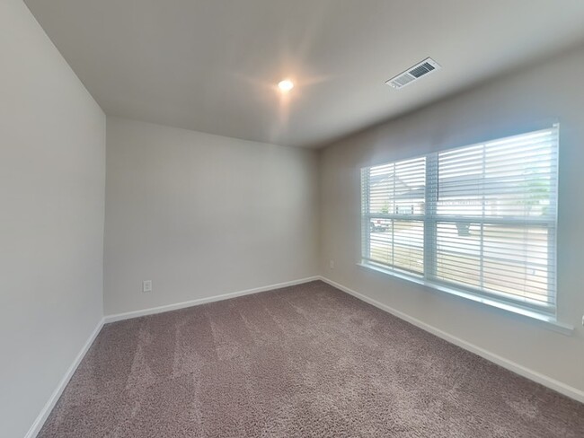 Building Photo - Apply today! Ashton Lakes