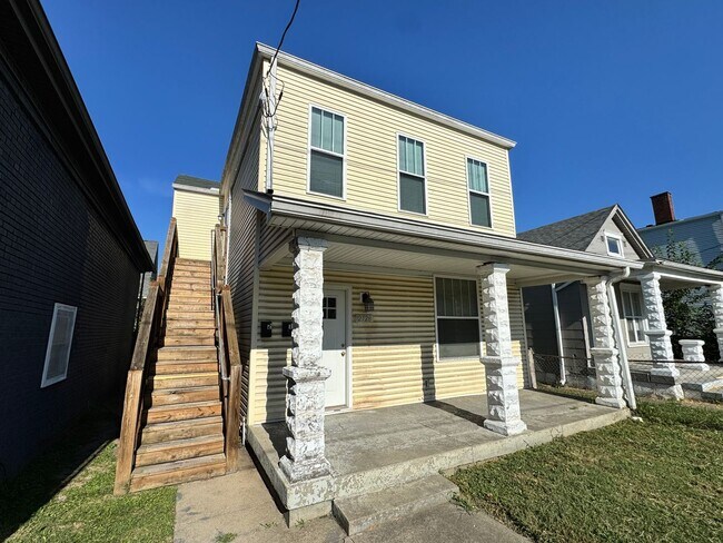 Building Photo - 2728 S 4th St