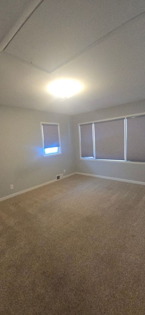 Building Photo - 3 BED 2 BATH COMPLETELY UPDATED SINGLE FAMILY HOME ---- FLORAL