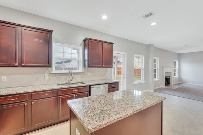 Building Photo - COMING EARLY JUNE 2026! (Pet Friendly)