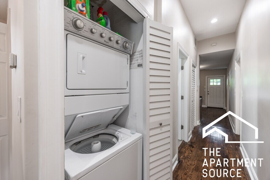 Building Photo - 4849 N Seeley Ave