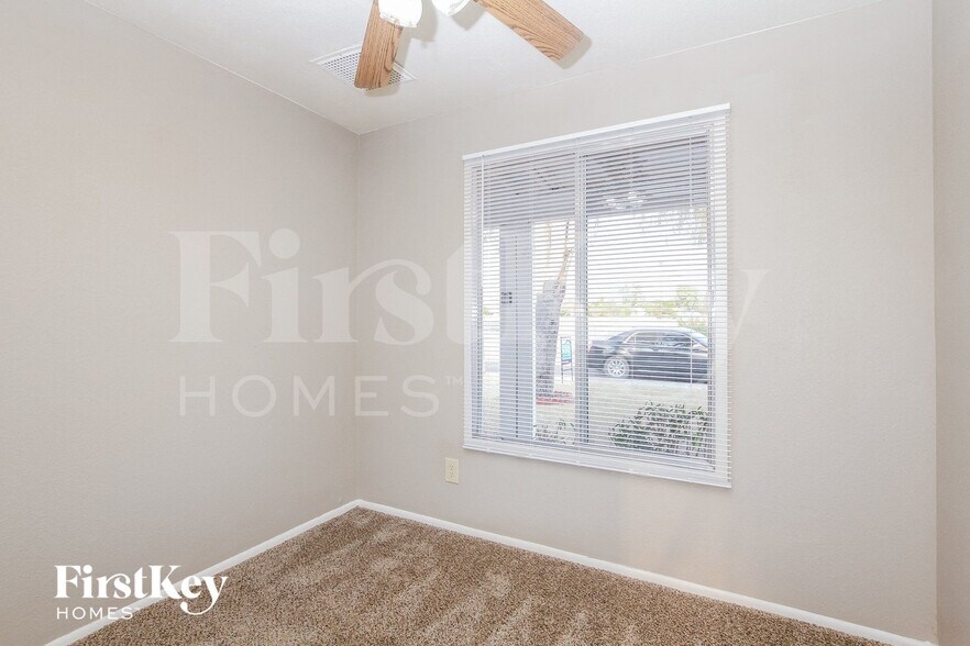 Building Photo - 15202 N 38th St