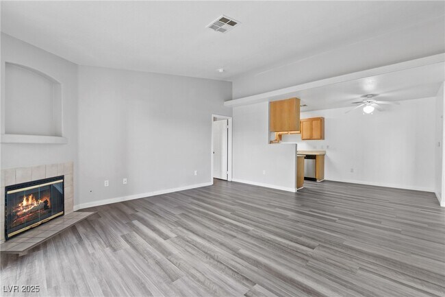 Building Photo - 4730 E Craig Rd