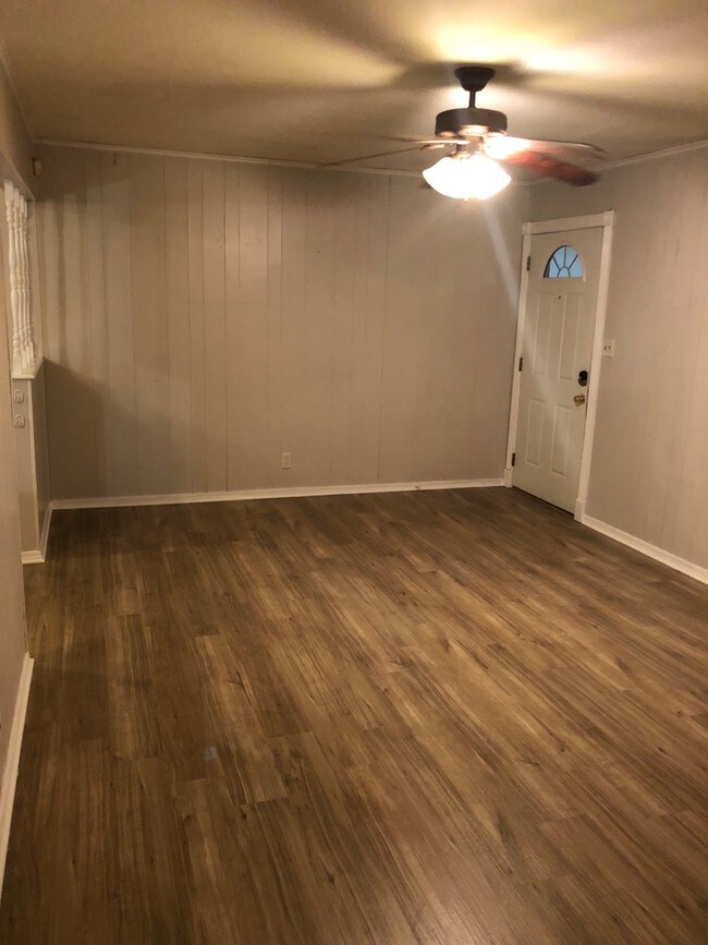 Building Photo - 6 W 32nd St