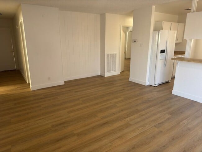 Building Photo - 3Bedroom ranch style home with large backyard