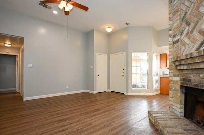 Building Photo - 6543 Liberty Valley Dr