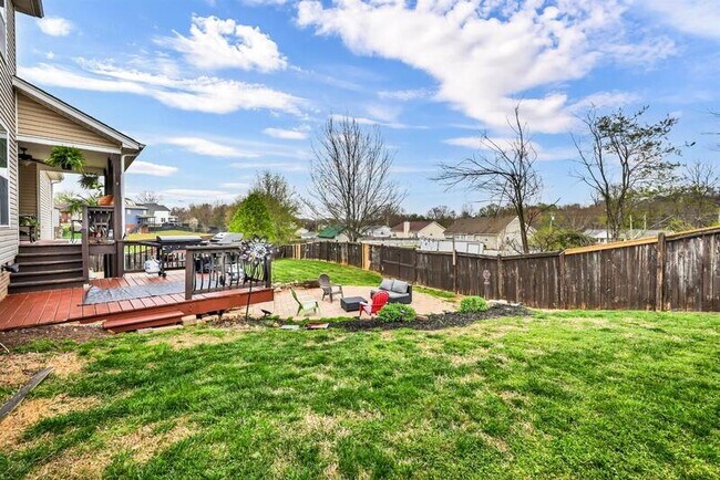 Building Photo - 820 Carousel Ct