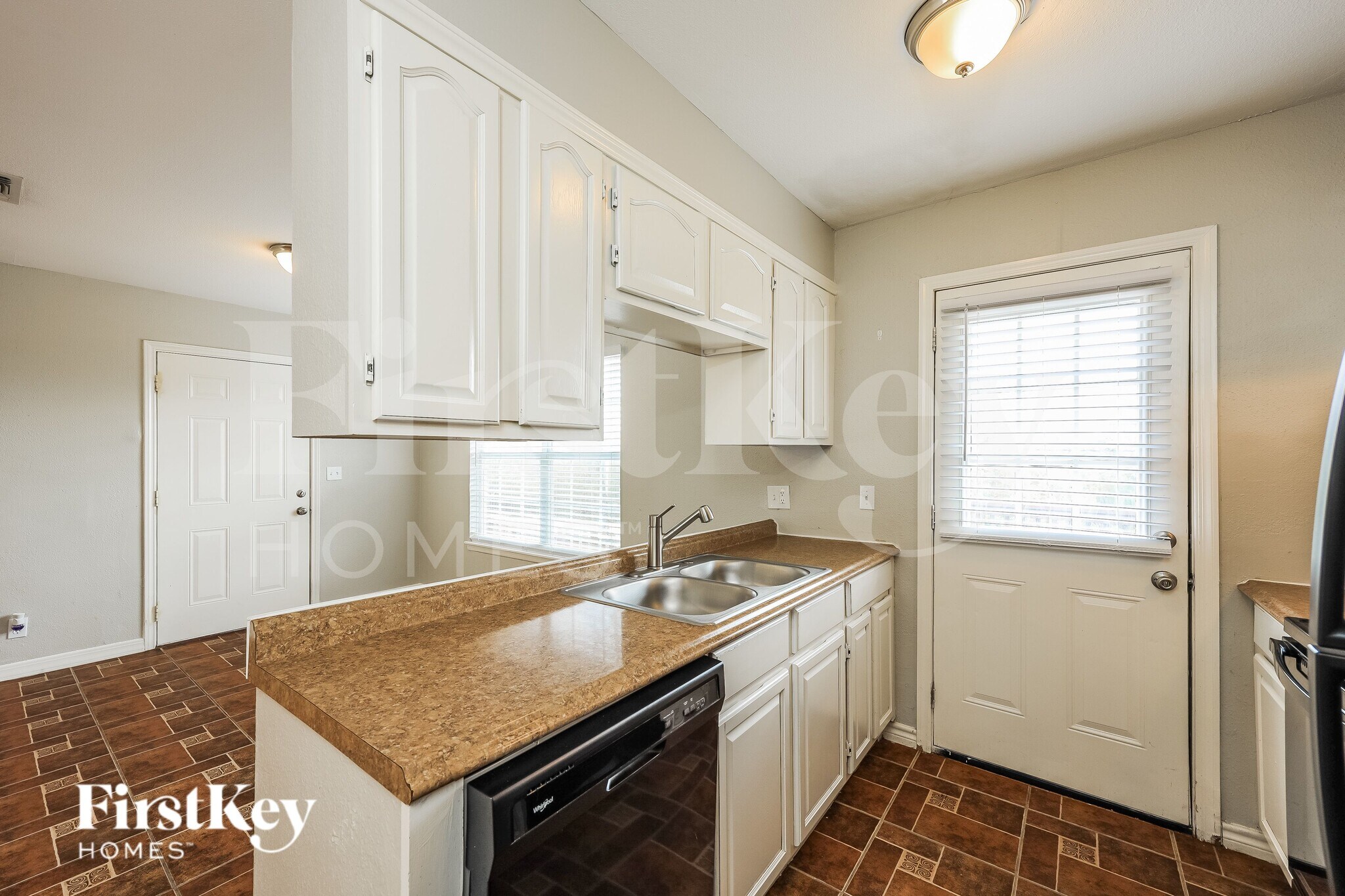 Building Photo - 1802 Wilsons Creek St