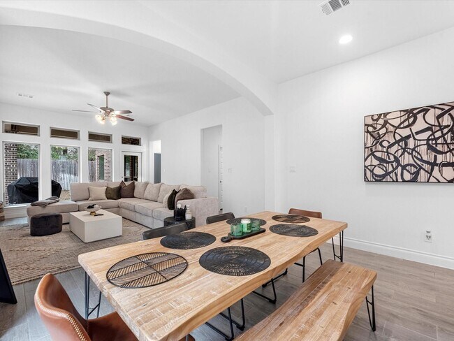 Building Photo - 24543 Songlark Bend Dr