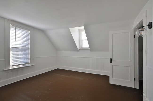 Building Photo - 476 Zimpfer St