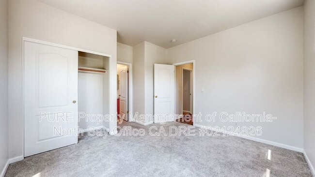 Building Photo - 5 Royal Gorge St
