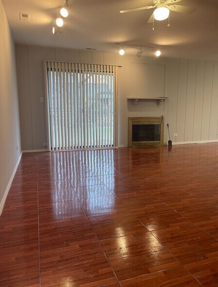 Building Photo - 1326 N Shadow Lake Ter