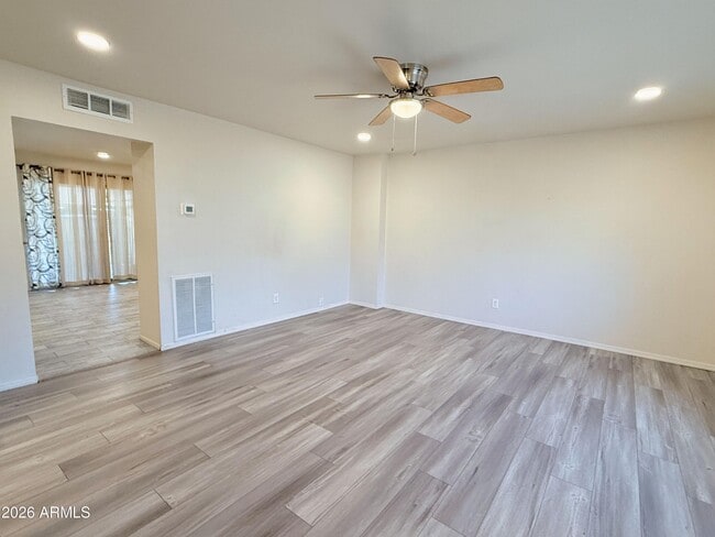 Building Photo - 6742 N 43rd Ave