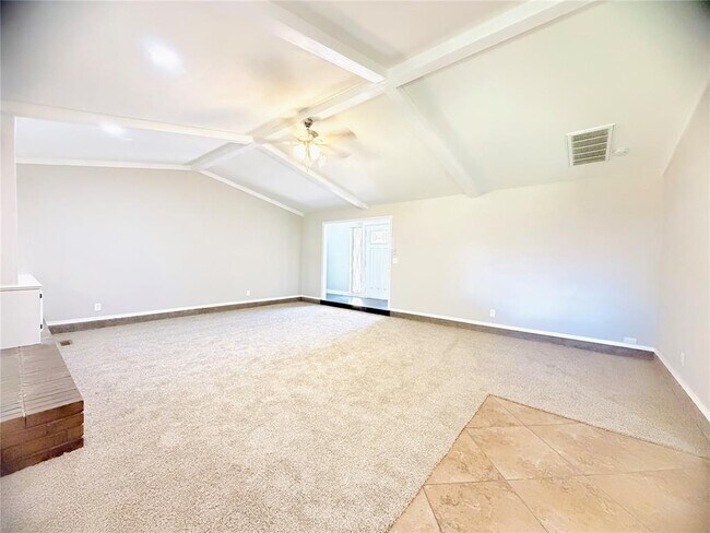 Building Photo - 121 W Vail Dr