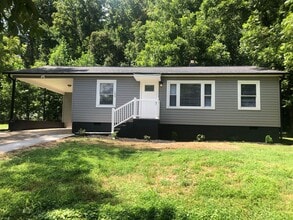 Building Photo - MOVE-IN READY!