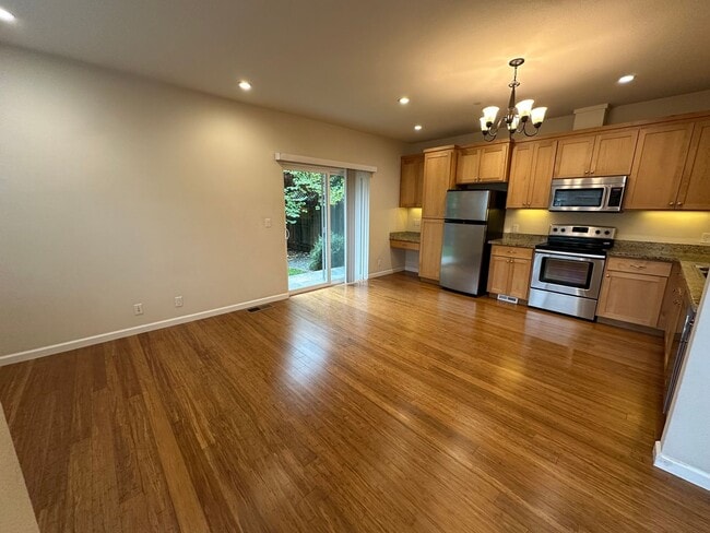 Building Photo - 3615 Chestnut St