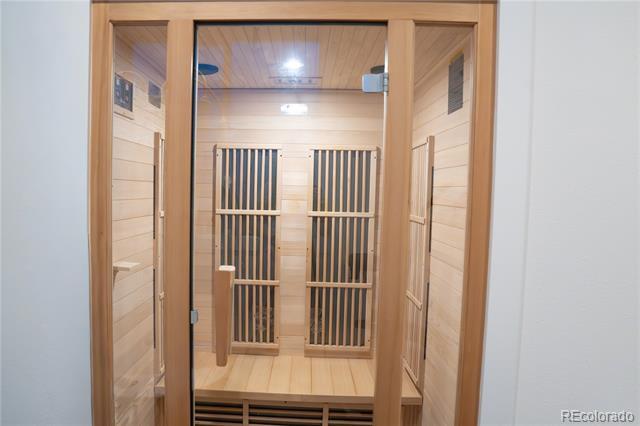 Building Photo - 190 S Glencoe St