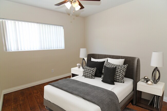 Building Photo - 9310 Crebs Ave