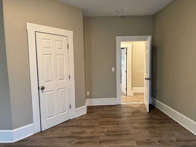 Building Photo - 16 Bloomfield St