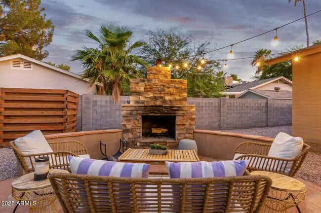 Building Photo - 15849 N 49th Pl