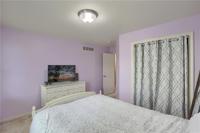 Building Photo - 391 Marshall Heights Dr