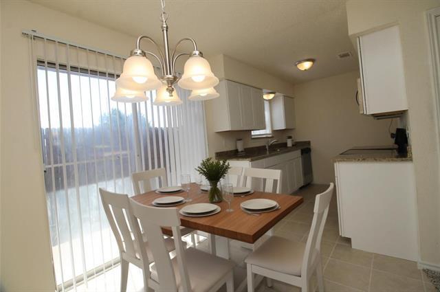 Building Photo - 915 Cedar Terrace