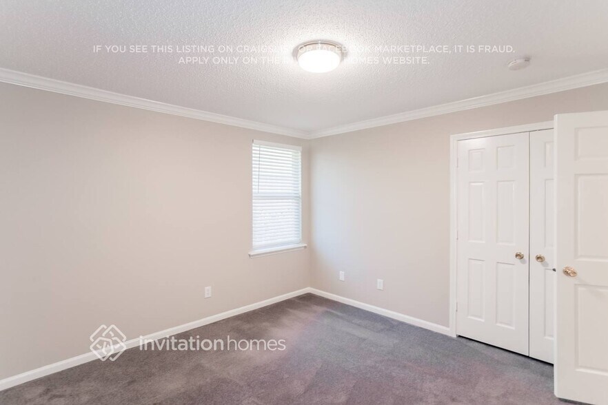 Building Photo - 1828 Lariat Dr