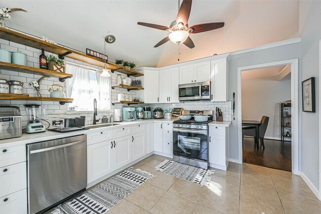 Building Photo - 4030 Bentley Dr