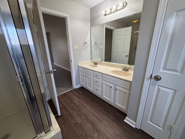 Building Photo - 1231 Beaver Trail Dr