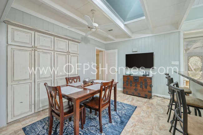 Building Photo - Bayou-Front Home w/ Dock