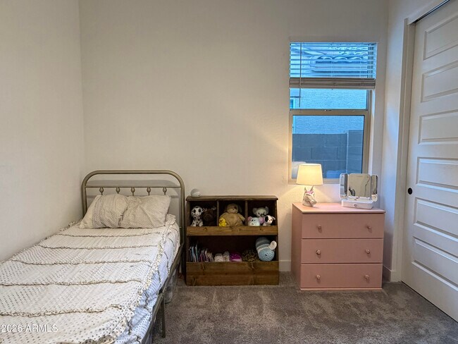 Building Photo - 10849 E Thunderbolt Ave