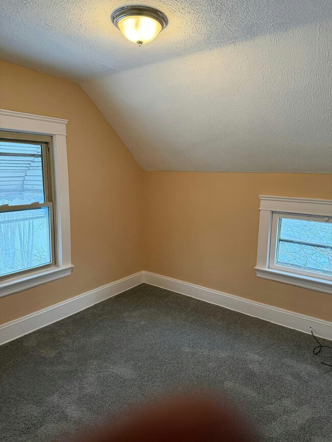 Building Photo - 3381 E 149th St