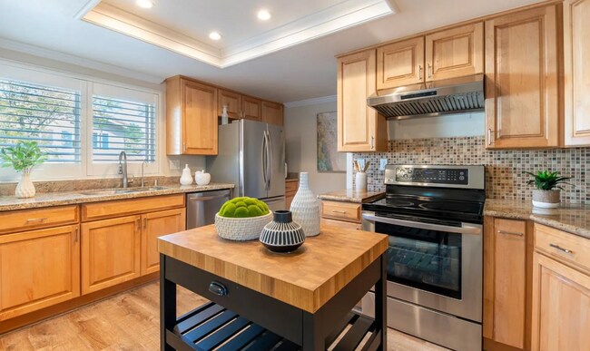 Building Photo - 1173 Capri Dr
