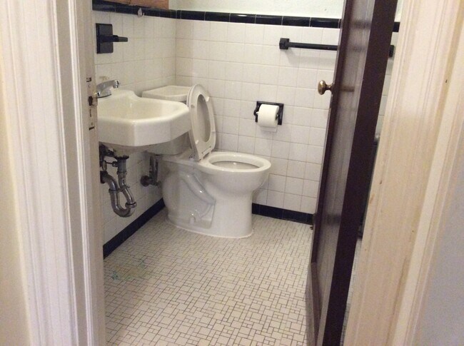 Building Photo - 146 Daniel Low Ter