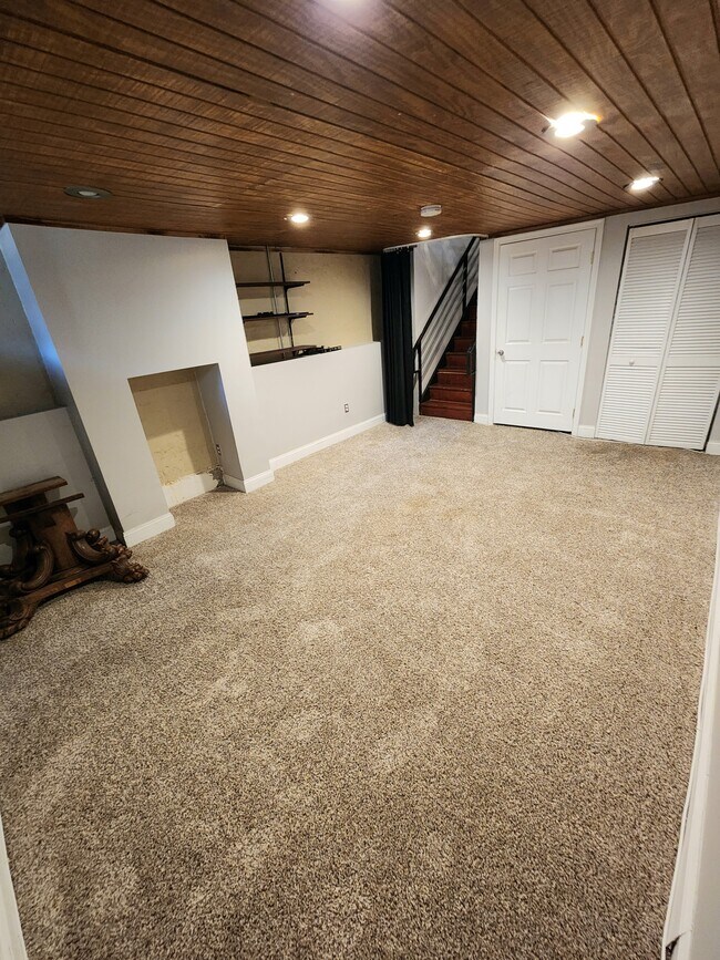 Building Photo - 444 E Fort Ave