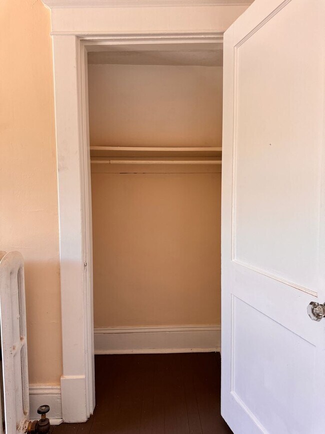 Building Photo - 3 Bedroom || 1.5 Bathroom Home