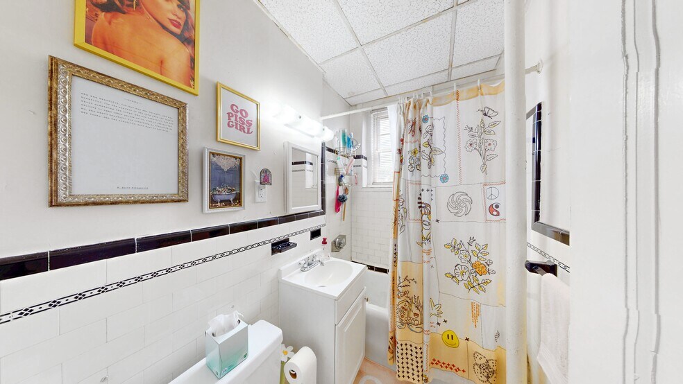 Building Photo - 15 Governors Ave