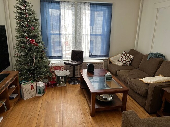 Building Photo - 241 Main St