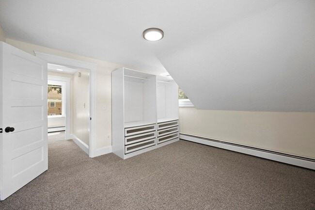 Building Photo - 34 Ricard St
