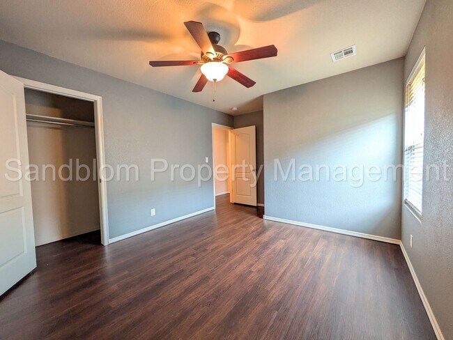 Building Photo - 4003 W 104th Pl S